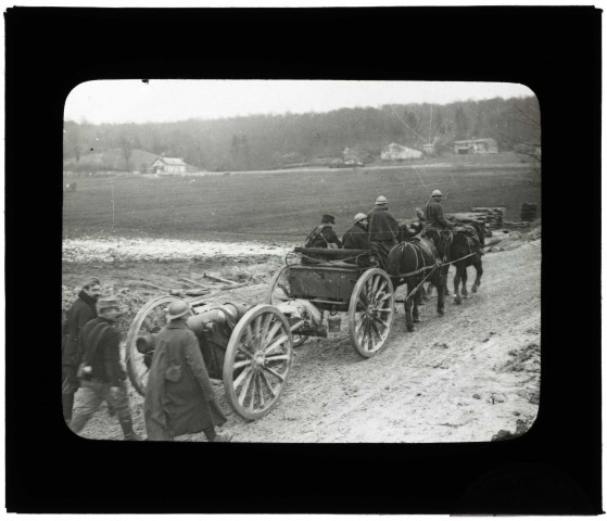 Batterie d'artillerie légère sur le front de Verdun
