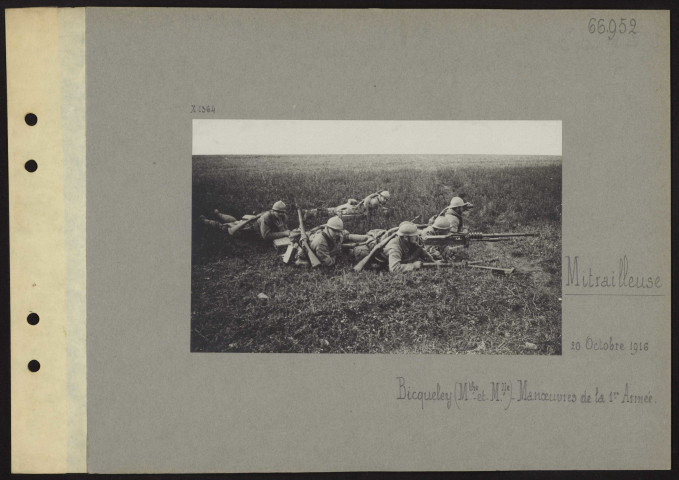 Bicqueley (Meurthe et Moselle). Mitrailleuse. Manœuvres de la première armée