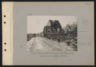 Avricourt. Destructions systématiques par les Allemands : ferme du château ; matériel agricole incendié