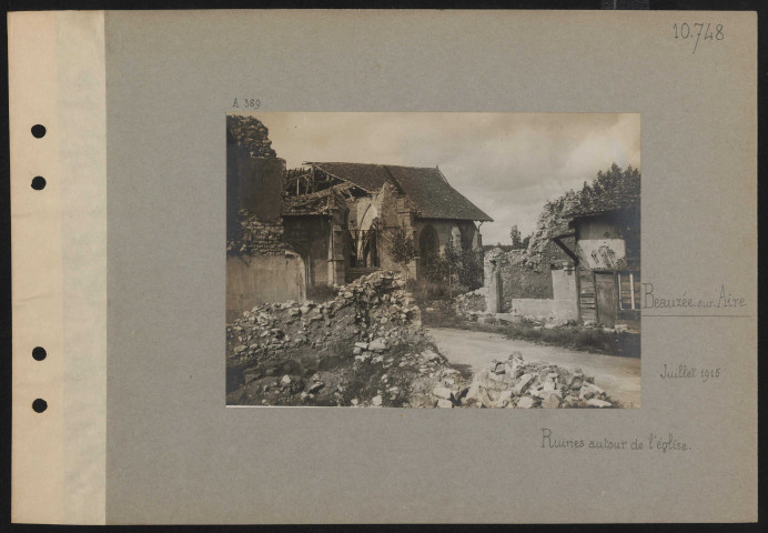 Beauzée-sur-Aire. Ruines autour de l'église