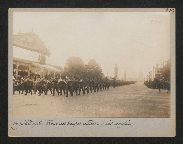 Revue des troupes alliées (les Anglais)