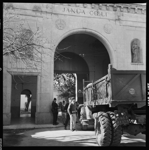 Reportage sur le domaine de la Trappe, propriété nationalisée de la famille Borgeaud à Staouëli, près d'Alger (suite). 2