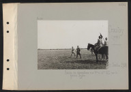 Croutoy (près). Remise de décorations aux 9e été 11e RI par le général Fayolle