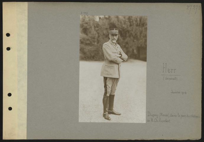 Dugny (Meuse). Herr (général). Dans le parc du château de monsieur Ch. Humbert