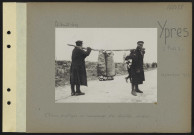 Ypres (près). Chinois employés au ramassage des douilles d'obus