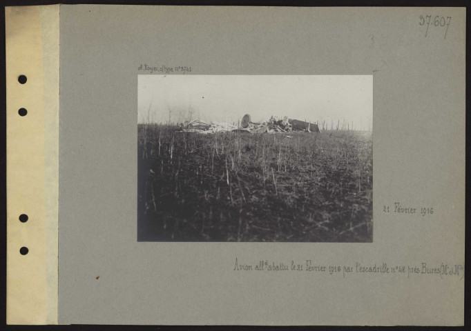 Bures (près) (Meurthe et Moselle). Avion allemand abattu le 21 février 1916 par l'escadrille numéro 48