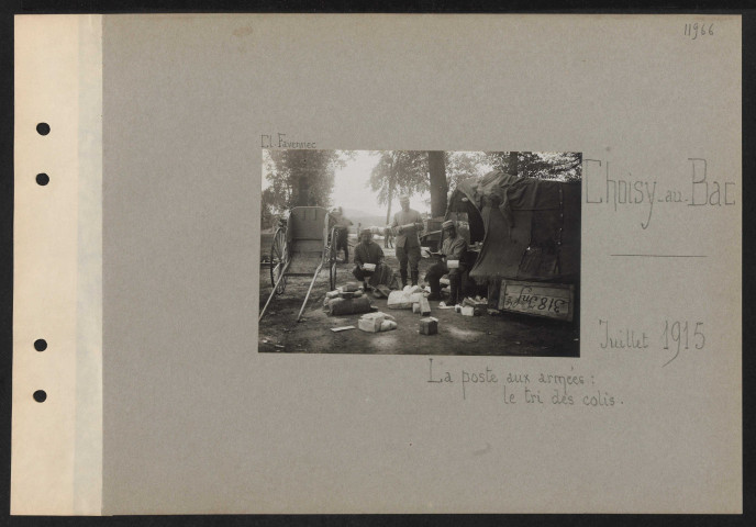 Choisy-au-Bac. La poste aux armées : le tri des colis