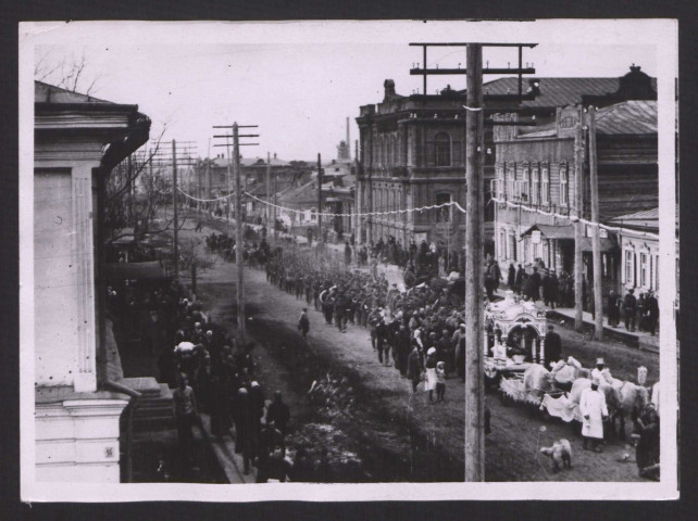 Omsk (Sibérie). Un enterrement en ville