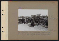 Paris. Aux Invalides. Sur l'esplanade. Réquisition de voitures automobiles et de motocyclettes