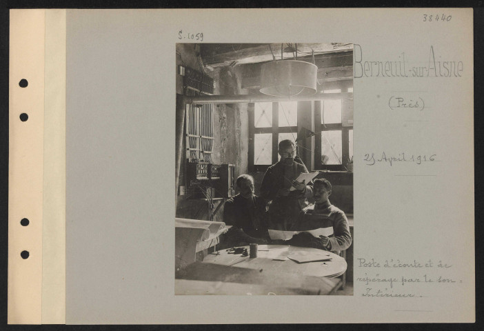 Berneuil-sur-Aisne (près). Poste d'écoute et de repérage par le son : intérieur