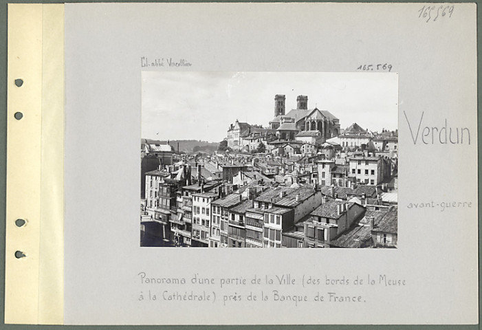 Verdun. Panorama d'une partie de la ville (des bords de la Meuse à la cathédrale) près de la Banque de France