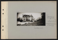 Viézigneux (près de) (entre Tracy-le-Val et Tracy-le-Mont). Le château : ensemble