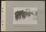 Broyes (près). Route de Breteuil à Montdidier : convoi