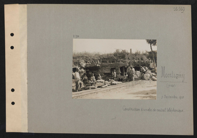 Montigny (près). Construction d'un abri de central téléphonique