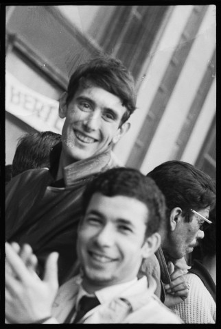 Meeting public à Alger Tous unis pour la construction avec un discours de Ben Bella (suite)