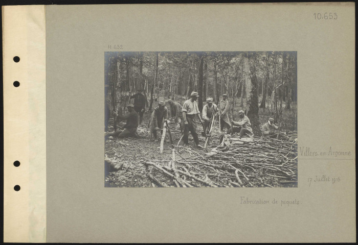 Villers-en-Argonne. Fabrication de piquets
