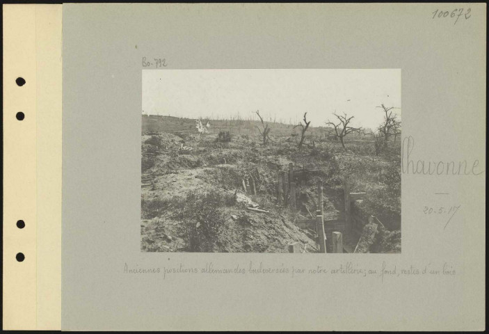 Chavonne. Anciennes positions allemandes bouleversées par notre artillerie ; au fond, restes d'un bois