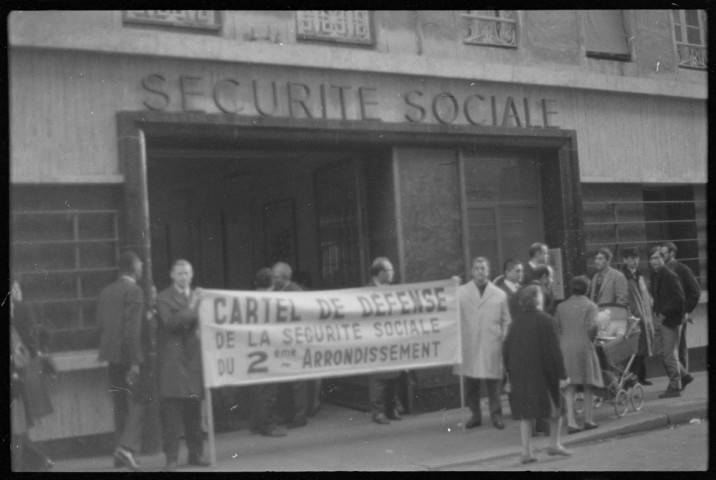 La CGT et la CFDT lors d'un Conseil d'administration de la Sécurité sociale rue Rochechouart. Meeting de l'Alliance Républicaine pour les Libertés et le Progrès