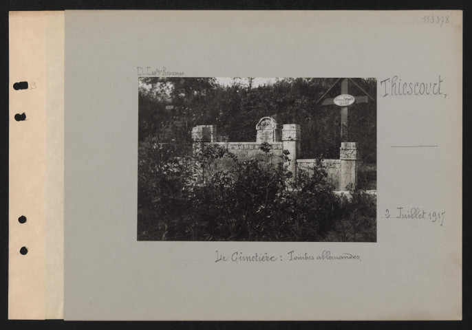 Thiescourt. Le cimetière : tombes allemandes