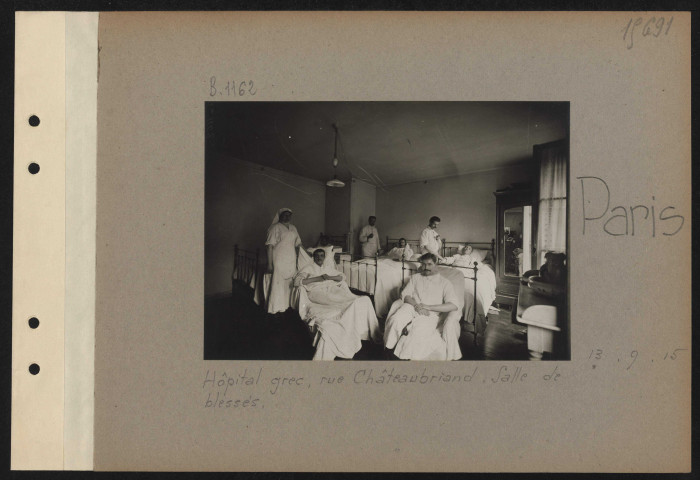 Paris. Hôpital grec, rue Châteaubriand. Salle de blessés
