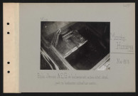 Monchy-Humières (près de). Biplan allemand AEG de bombardement capturé intact : détail. Poste du bombardier mitrailleur arrière