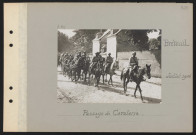 Breteuil. Passage de cavalerie