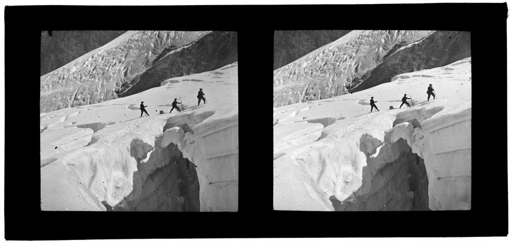 [Paysage alpin. Trois hommes. Glacier]