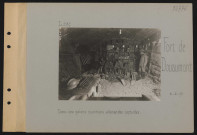 Fort de Douaumont. Dans une galerie, munitions allemandes capturées