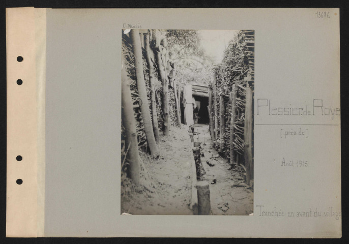 Plessier-de-Roye (près de). Tranchée en avant du village