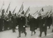 L'Armistice. Sous-Titre : M. Lebrun, Président de la République, passant devant la Tombe du Soldat Inconnu.