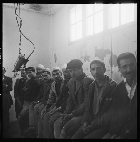 Réunions d'ouvriers élisant un comité de gestion