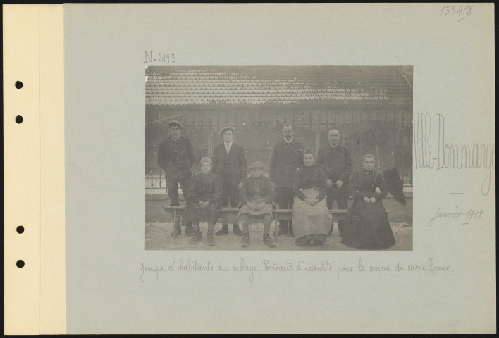 Ville-Dommange. Groupe d'habitants du village. Portraits d'identité pour le service de surveillance