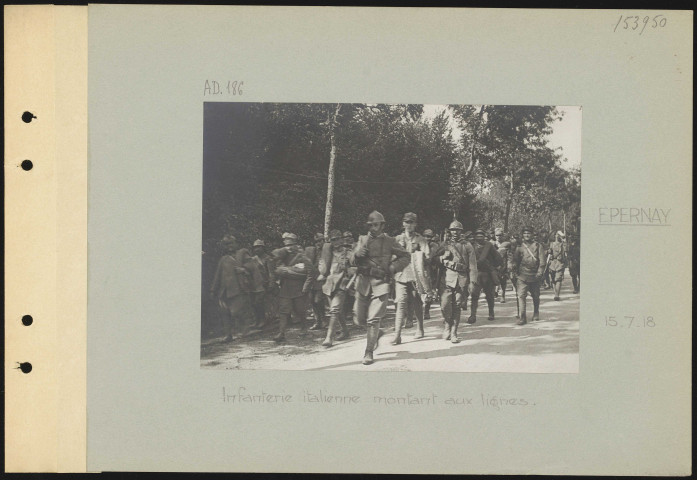 Épernay. Infanterie italienne montant aux lignes