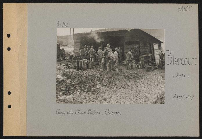 Blercourt (près). Champ des Clairs-Chênes. Cuisine