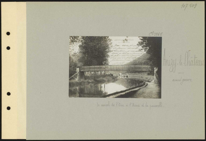 Anizy-le-Château. Le canal de l'Oise à l'Aisne et la passerelle