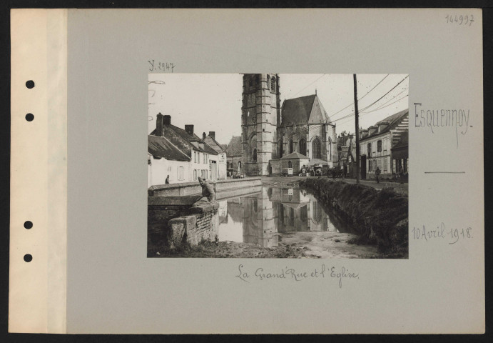 Esquennoy. La grand'rue et l'église