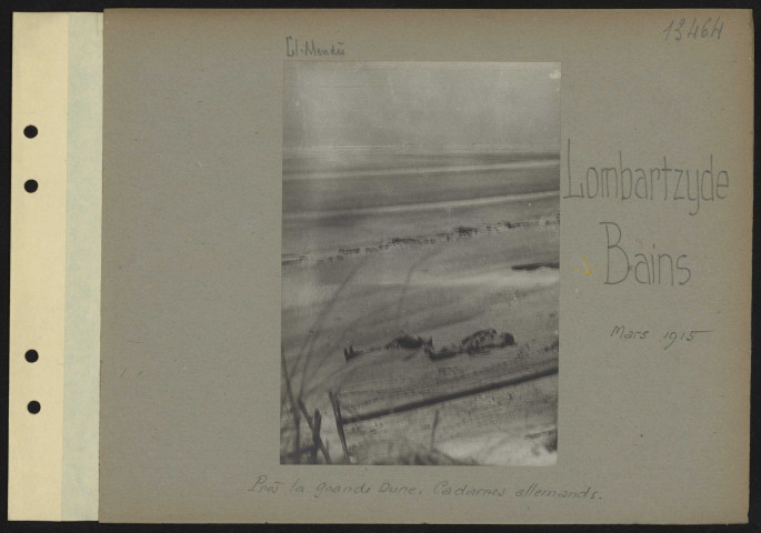 Lombartzyde-Bains. Près la grande dune. Cadavres allemands
