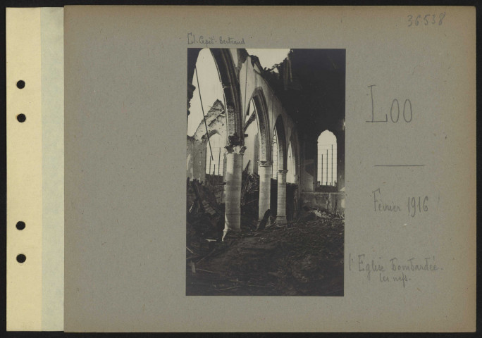Loo. L'église bombardée. Les nefs