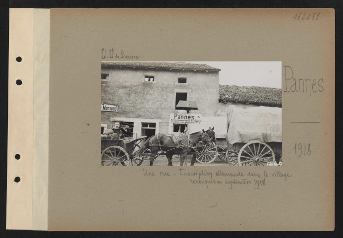 Pannes. Une rue. Inscription allemande dans le village reconquis en septembre 1918