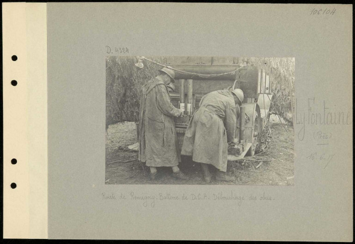Ly-Fontaine (près). Route de Remigny. Batterie de DCA. Débouchage des obus