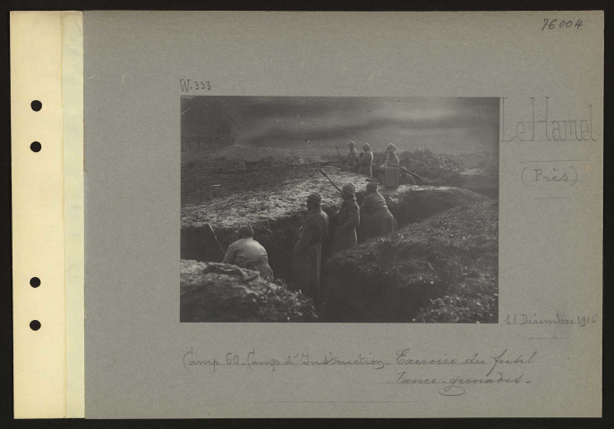 Le Hamel (près). Camp 60. Camp d'instruction. Exercice du fusil lance-grenades