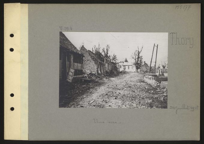 Thory. Une rue