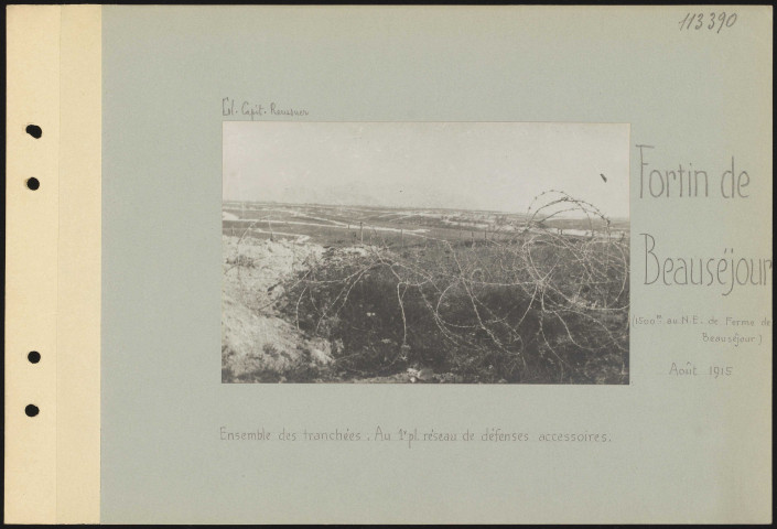 Fortin de Beauséjour (1500 m au nord-est de ferme de Beauséjour). Ensemble des tranchées. Au premier plan, réseau de défenses accessoires