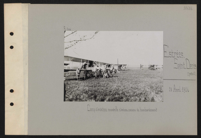 Estrées-Saint-Denis (près d'). Camp d'aviation : escadrille d'avions-canons de bombardement