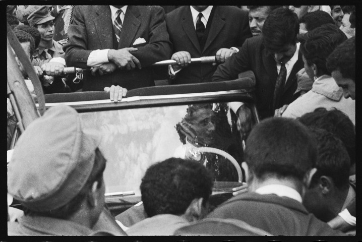 Défilé de Nasser dans les rues d'Alger avec Ben Bella: 1