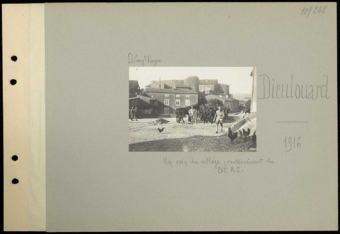 Dieulouard. Un coin du village ; cantonnement du 212e régiment d'infanterie
