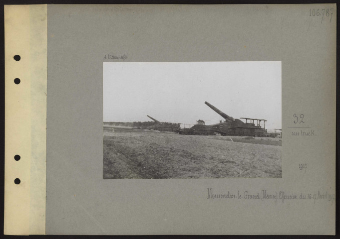 Mourmelon-le-Grand (Marne). 32 sur truck. Offensive