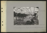 Amiens. La gare des marchandises : magasin détruit et incendié par le bombardement