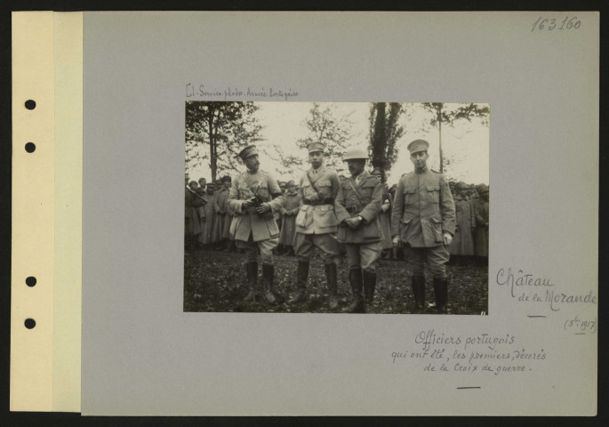 Château de la Morande. Soldats portugais qui ont été, les premiers, décorés de la croix de guerre