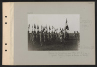 Croutoy (près). Remise de décorations aux 9e été 11e RI par le général Fayolle ; drapeau et fanions du 9e RI